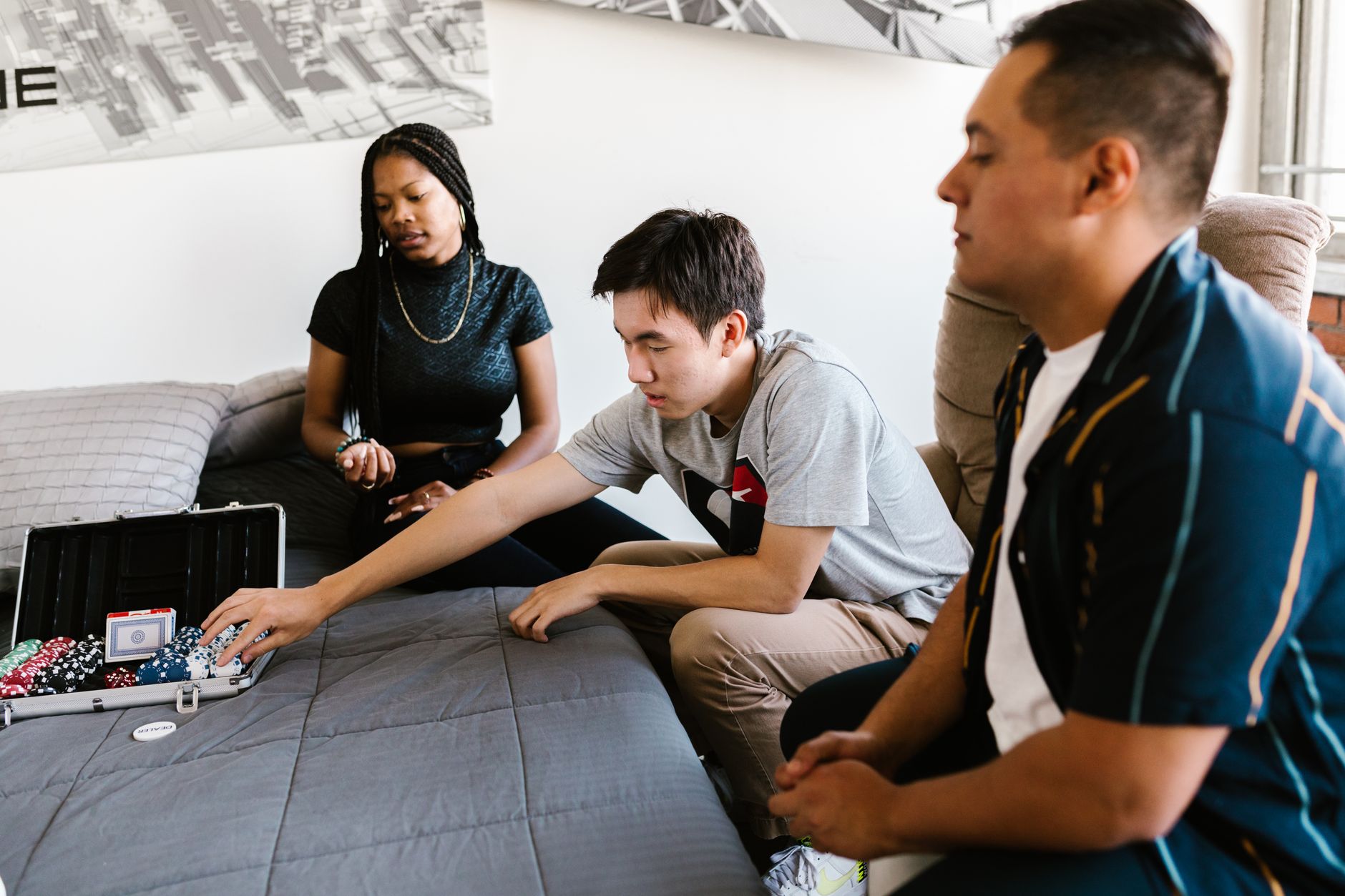 Home Game vs Casino Poker: Which Builds Real Skill?